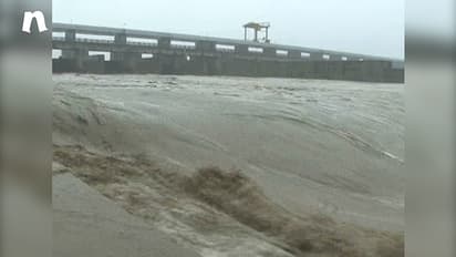 ఎస్ఆర్ఎస్పీ ఎస్ఈ కార్యాలయం ఎదుట రైతుల ధర్నా, ఉద్రిక్తత