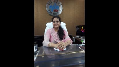 गाजियाबाद की जिलाधिकारी के आदेश पर बिल्डरों के खिलाफ कार्रवाई