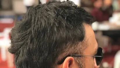 Mahendra Singh Dhoni is winning over the internet with his new ‘V Hawk’  hairstyle