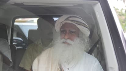 కరుణా నిధి ఆరోగ్య పరిస్థితిపై టెన్షన్, కావేరీ హాస్పిటల్ వద్ద దృశ్యాలు