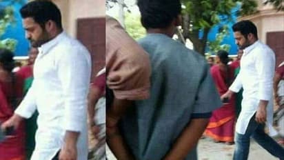 ఖద్దరు కుర్తా వేసిన ఎన్టీఆర్.. 'అరవింద సమేత' సెట్స్ నుండి లీక్!