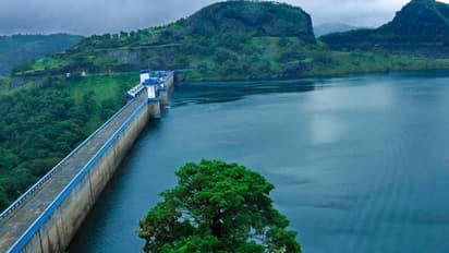 റെക്കോര്ഡ് സന്ദര്ശകര്: ഇടുക്കി ഡാം കാണാനെത്തിയത് ഒരു ലക്ഷത്തിലേറെ പേര്