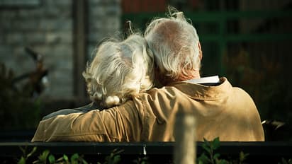 63 ఏళ్ల వృద్దుడికి ఐదుగురు ప్రియురాళ్లు, వారికోసం ఈ వయసులో దొంగతనం....