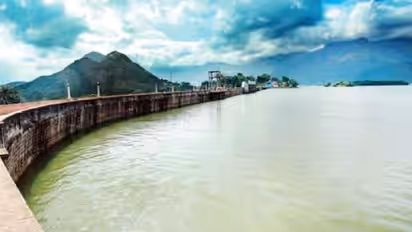 ഇടമലയാർ ഡാമിൽ റെഡ് അലർട്ട് പ്രഖ്യാപിച്ചു: വൃഷ്ടി പ്രദേശത്ത് കനത്ത മഴ