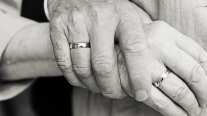 ಪಾಳು ಬಿದ್ದ ಕಟ್ಟಡದಲ್ಲಿ ವೃದ್ಧ ಅಂಧ ದಂಪತಿಯ ಜೀವನ