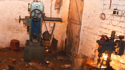 బెంగాల్ జిహాద్ ఫ్యాక్టరీ: లడ్డూ షాప్ వెనక ఆయుధాల ఫ్యాక్టరీ(వీడియో)