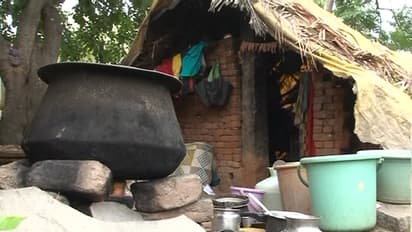 மின்வாரியத்தின் அலட்சியத்தால் துடி துடித்து இறந்த 2 பிஞ்சு குழந்தைகள்; குடிசை வீட்டில் நிகழ்ந்த பரிதாபம்