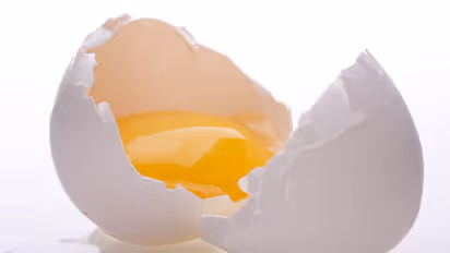 ಫಿಟ್ ಆಗಿರೋಕೆ ಇಡೀ ಮೊಟ್ಟೆನಾ..? ಎಗ್‌ವೈಟ್ ಮಾತ್ರಾನಾ..?