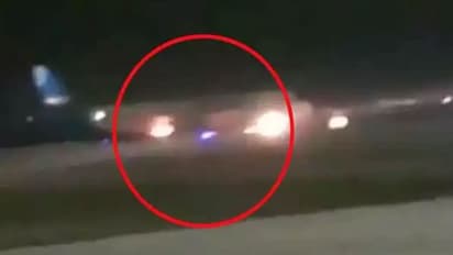 യാത്രക്കാരുമായി ലാന്റ് ചെയ്യുന്നതിനിടെ വിമാനത്തിന്റെ എഞ്ചിന് തീപിടിച്ചു