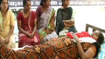 പണയംവച്ച ഭൂമിയിൽ നിന്നും പൂർണമായി ഒഴിയണമെന്ന് പ്രീത ഷാജിയോട് ഹൈക്കോടതി