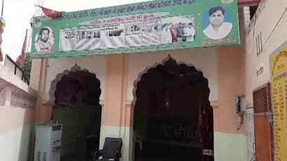 'मेरे सामने सेक्स करोगे तो भूत का साया हो जाएगा दूर...'