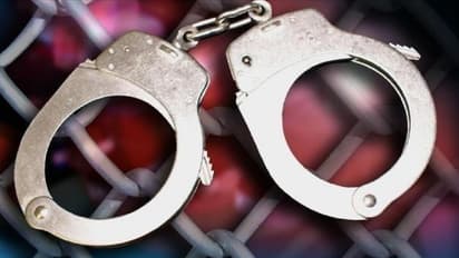 ట్విస్ట్: అందమైన భార్యను చూస్తున్నారని భర్త చేసిన పనికి షాకైన వైఫ్