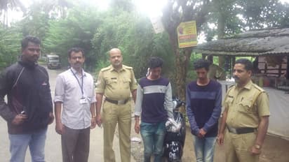 കഞ്ചാവുമായി ഇരട്ടസഹോദരങ്ങള് പിടിയില്