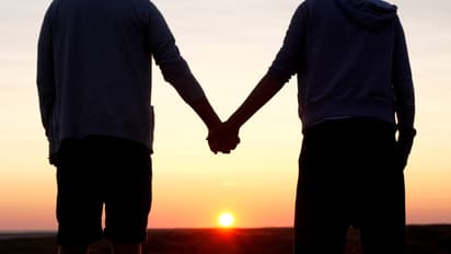 കാല് നൂറ്റാണ്ടായി ഭര്ത്താവ് തന്നോട് സംസാരിക്കുന്നില്ലെന്ന പരാതിയുമായി വീട്ടമ്മ