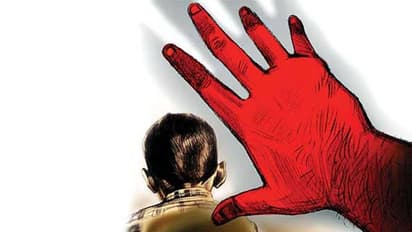 ഒൻപത് വയസുകാരനെ അമ്മ വിറക് കൊള്ളികൊണ്ട് പൊള്ളിച്ചു; അച്ഛന്റെ പരാതിയില് അമ്മ അറസ്റ്റില്