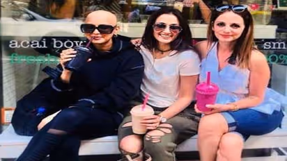 भावुक हो जाएंगे कैंसर से जूझ रहीं सोनाली की यह तस्वीर देख कर