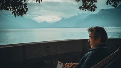 നടന്നുകൊണ്ട് ഉറങ്ങുന്നവരുണ്ട്!