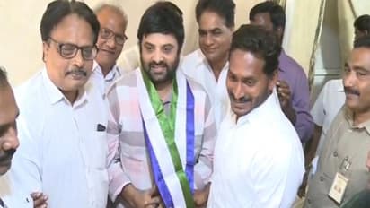 వైసీపీలో చేరిన మరో సినీ నటుడు