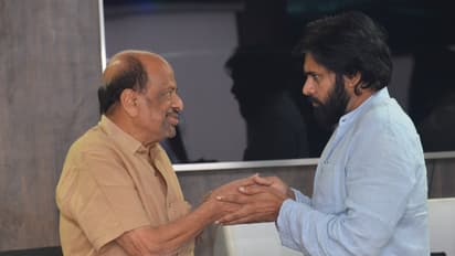 పొలిటికల్ అఫైర్స్ కమిటీతో పవన్ కల్యాణ్ భేటీ (ఫొటోలు)