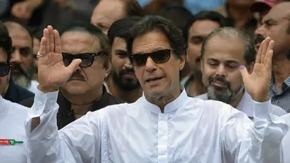 Imran Khan oath ceremony: Pakistani lawmakers elect former cricketer as prime minister