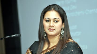 திடீர் என நிகழ்ச்சியில் இருந்து விலகிய அர்ச்சனா..! காரணம் இதுதான்..!