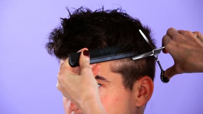 ವಿಚಿತ್ರ ಹೇರ್ ಸ್ಟೈಲ್ ಮಾಡಿದ್ದವರ ತಲೆ ಬೋಳಿಸಿದ ಪೊಲೀಸರು