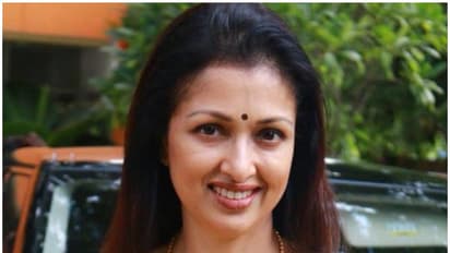 என் வீட்ல கொரோனா நோட்டீஸ் ஒட்டுனா ஒட்டிக்கோங்க... நடிகை கவுதமி கூல்!