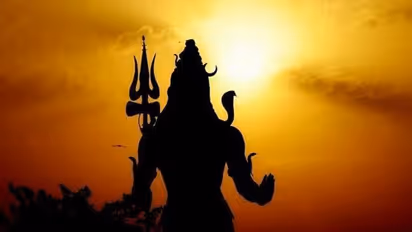 সোমবার মহাদেবকে সন্তুষ্ট করুন, কাটিয়ে উঠুন জীবনের জটিলতর সমস্যা