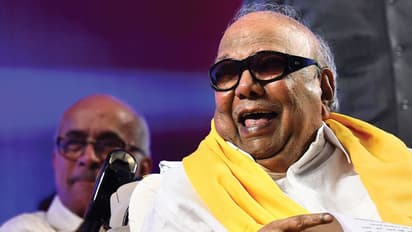 ఇద్దరు: సినిమాల్లో కరుణ మాటల తూటాలు, ఎంజీఆర్ నటన