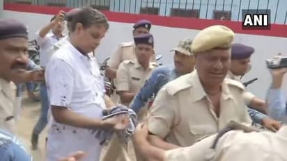 मुजफ्फरपुर रेप कांड के आरोपी की कांग्रेस में जाने की थी ख्वाहिश, प्रदर्शनकारियों ने किया मुंह काला