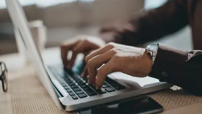 India spends 6-10 hours online to plan holidays