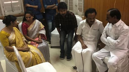 కరుణానిధికి నివాళులర్పించిన చంద్రబాబు, కేసీఆర్