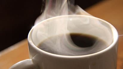 ಸಿಕ್ಕಾಪಟ್ಟೆ ಬಿಸಿ ನೀರು, ಟೀ ಕುಡಿತೀರಾ? ಆರೋಗ್ಯಕ್ಕೆ ಒಳ್ಳೇದಲ್ಲ ಈ ಅಭ್ಯಾಸ!