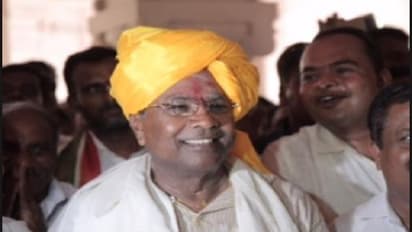 ಬಾದಾಮಿಯಲ್ಲಿ ಸಿದ್ದು: ಈ ಬಾರಿ ಜನತೆಗೆ ಗೋಡಂಬಿಯೋ ಶೇಂಗಾನೋ?