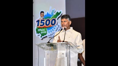 మంగళగిరి గ్రామదర్శిని వర్క్ షాపులో చంద్రబాబు (ఫొటోలు)