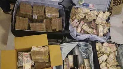 ఏసిబి వలలో ఎక్సైజ్ ఎస్సై, గోనె సంచుల్లో రూ.500 నోట్ల కట్టలు,బ్యాంక్ పాస్ బుక్కులు