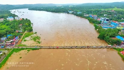 ഓഗസ്റ്റ് 15 വരെ കനത്തമഴയെന്ന് മുന്നറിയിപ്പ്: ജാഗ്രത പാലിക്കണമെന്ന് മുഖ്യമന്ത്രി