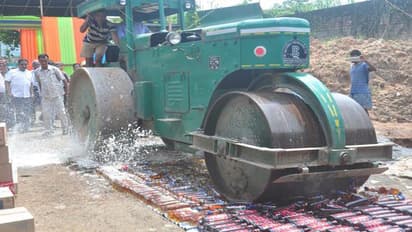 6లక్షల మద్యం సీసాలను.. మంత్రి ఏంచేశాడో తెలుసా?