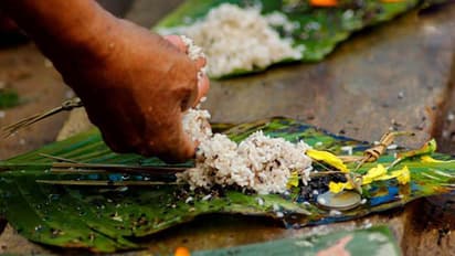 പിതൃസ്മരണയിൽ ആയിരങ്ങൾ ബലിയിട്ടു, ആലുവയിൽ ചടങ്ങുകൾ മുടങ്ങിയില്ല