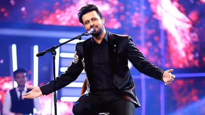 Pakistan singer Atif Aslam faces backlash for singing Indian song in US