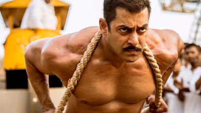 10 shirtless Salman Khan moments we can't EVER get over