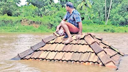 கேரளாவில் அடுத்த 2 நாட்களுக்கு பேய் மழை பெய்யுமாம் !! அச்சத்தில் பொது மக்கள் !! நிரம்பி வழியும் நிவாரண முகாம்கள்…