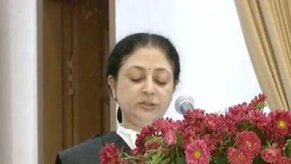 ஐகோர்ட்டின் 3-வது பெண் தலைமை நீதிபதியாக தாகில் ரமணி பதவியேற்றார்!