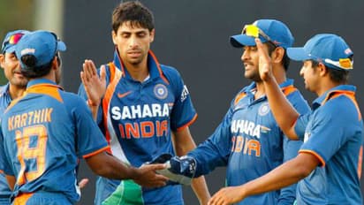 ''ధోనీ దరిదాపుల్లోకి కూడా వారు రాలేరు...వారి కోసం తప్పించారా?''