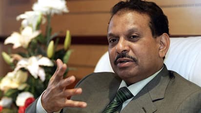 മഹാപ്രളയത്തില്‍ കൈതാങ്ങുമായി യൂസഫലി; ദുരിതാശ്വാസ നിധിയിലേക്ക് അഞ്ച് കോടി നല്‍കും