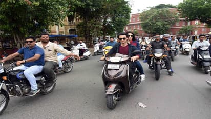 सलमान खान के जीजा आयुष शर्मा का कटा चालान, बिना हेलमेट के उतरे थे रोड पर स्कूटी चलाने