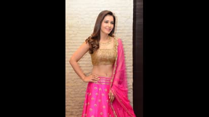 రాశీఖన్నా లేటెస్ట్ ఫోటో గ్యాలరీ