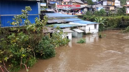 തോട്ടം തൊഴിലാളികളുടെ ലയങ്ങൾ തകർച്ചയിൽ; പരാതി പറയാൻ ഭയന്ന് തൊഴിലാളികൾ
