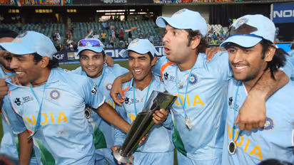 ধোনির ইতিহাস তৈরির আট বছর পার, শুভেচ্ছা জানাল আইসিসি