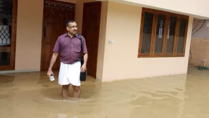വീട്ടില് വെള്ളം കയറി; ഹരികിഷോര് ഐഎഎസും കുടുംബവും ദുരിതാശ്വാസക്യാമ്പില്